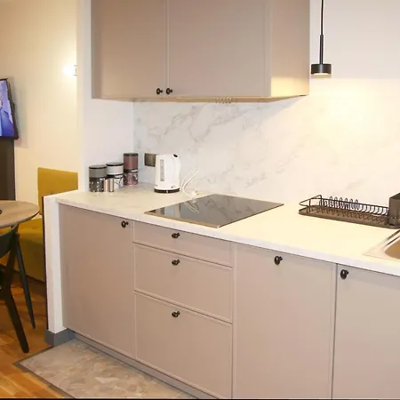 Falcon Center 2 Metro Zlote Tarasy * Warsaw