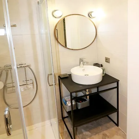 Falcon Center 2 Metro Zlote Tarasy