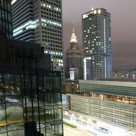 Falcon Center 2 Metro Zlote Tarasy Varsovie