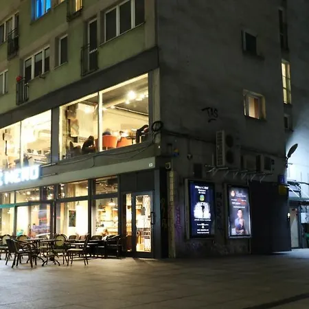 Falcon Center 2 Metro Zlote Tarasy * Warsaw