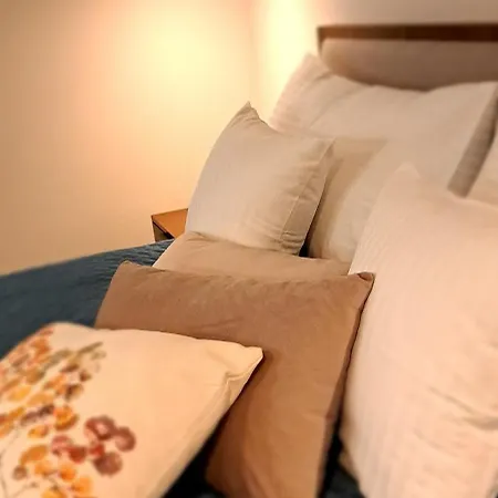 Falcon Center 2 Metro Zlote Tarasy