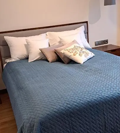 Falcon Center 2 Metro Zlote Tarasy Apartman *